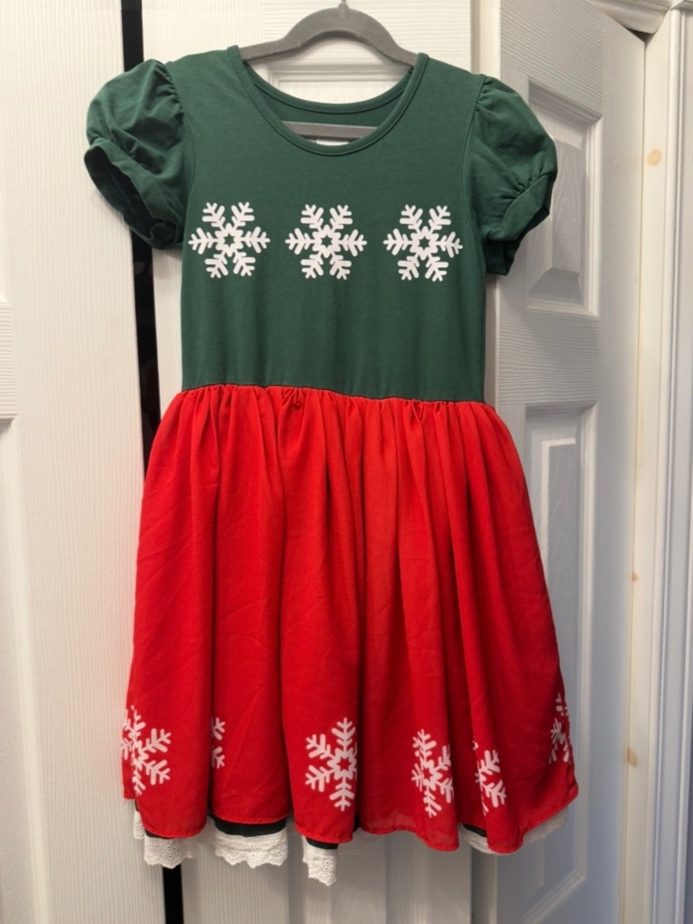 Size 8 Taylor Joelle Snowflake Dress